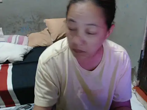 Rose_slut_squirt's cam snapshot