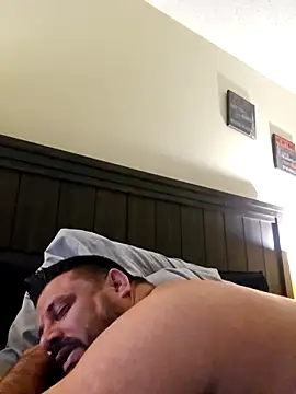 Roddog18 live sex cam