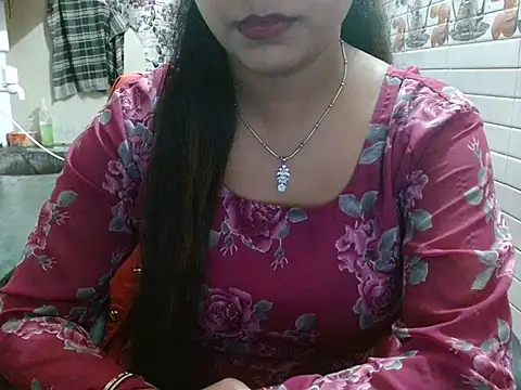 LovingPihu's cam snapshot