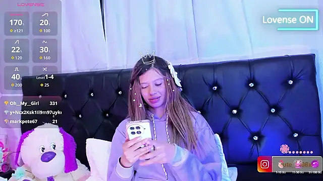 Sofiia_cute_'s cam snapshot