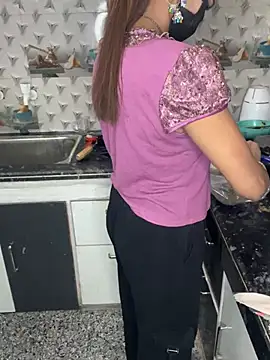 CUTI-NAINA live sex cam