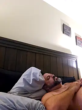 Roddog18 live sex cam