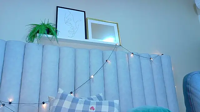 EmmaLou__'s cam snapshot