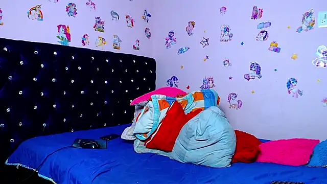 ShantalTsFox live sex cam