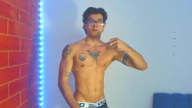 Demitryo live sex cam