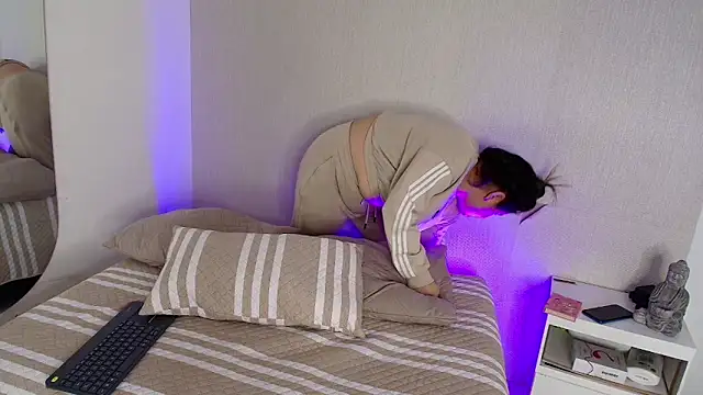 BabyBlondeX_eup's cam snapshot