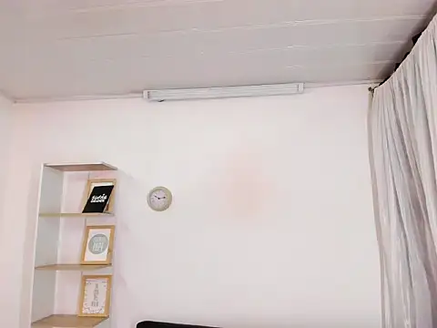 Mia_vitaler's cam snapshot