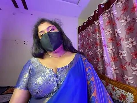 LouleyRanii live sex cam