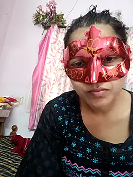 thanusi_2's cam snapshot