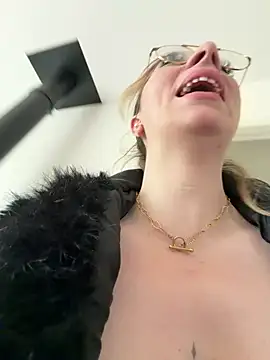 Giuliana_baby's cam snapshot