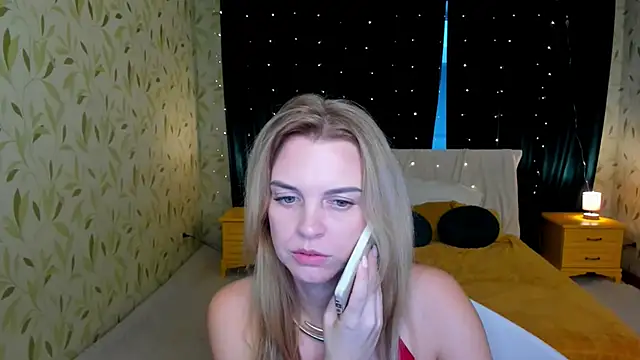 LunaFlinn live sex cam