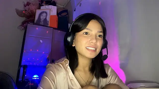 ConstancePorrini's cam snapshot