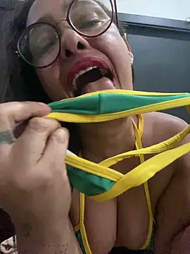 AMYBRASIL's cam snapshot