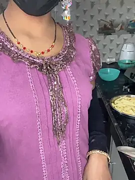 CUTI-NAINA live sex cam