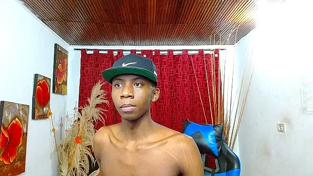 Miilo18 live sex cam