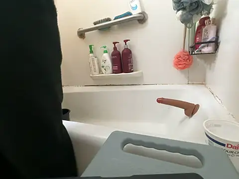 Snowbunnycake_131 live sex cam