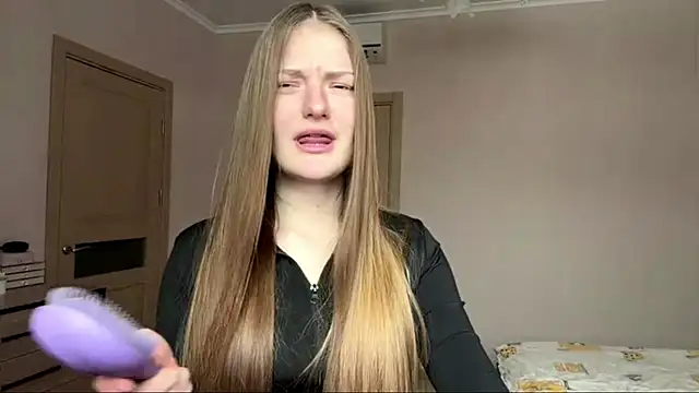 Milayouknow's cam snapshot