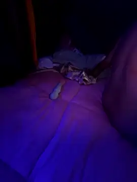 Juicylucylips69's cam snapshot