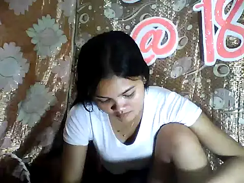 PinaySkinnyJust18 live sex cam