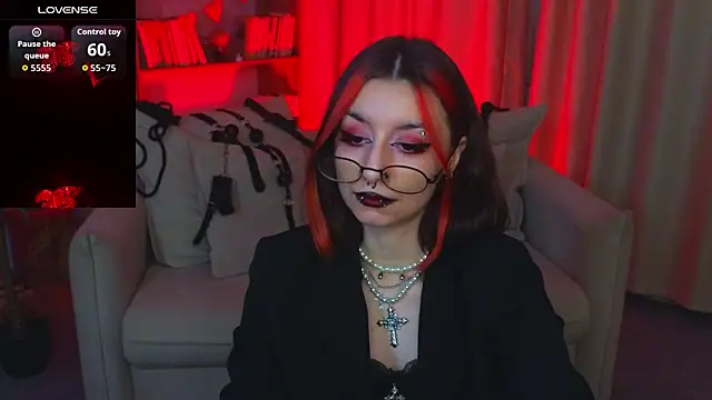 Mistress__Marcelline's cam snapshot