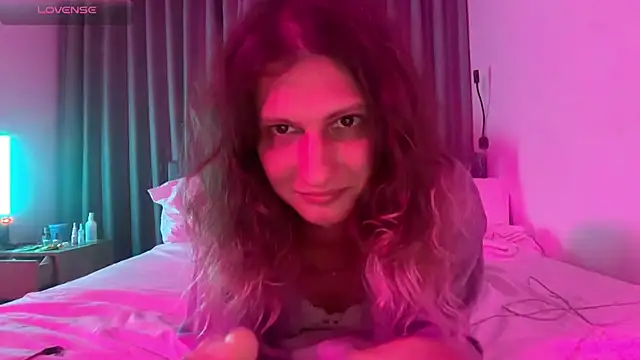 AlicePinkhead live sex cam