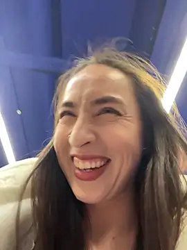 Holly_Play's cam snapshot