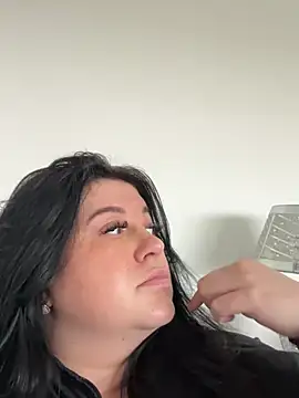 Curvybrunette1998's cam snapshot