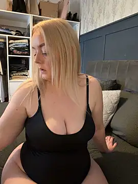 lusciouslylou's cam snapshot