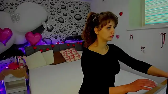 AlmaFancy's cam snapshot