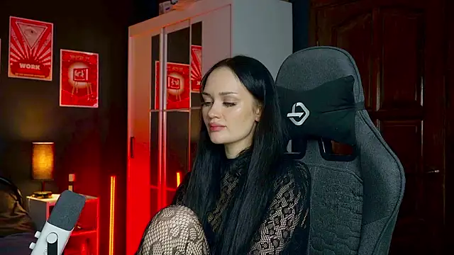 QueenAliss live sex cam