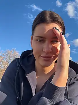 KikiWatson live sex cam