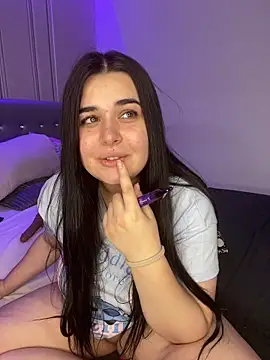 ZuriSaint live sex cam