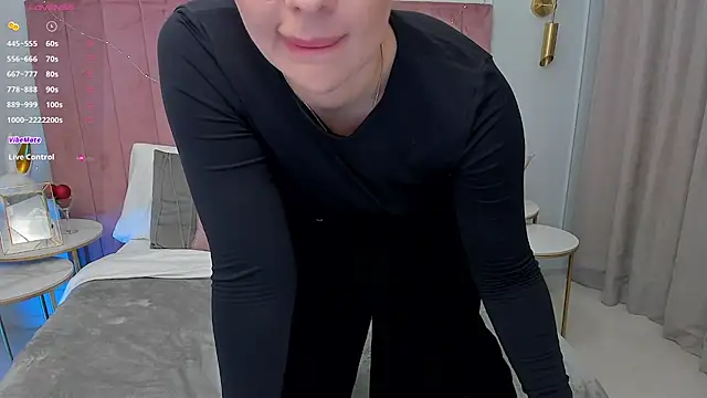 MilaVoxx live sex cam