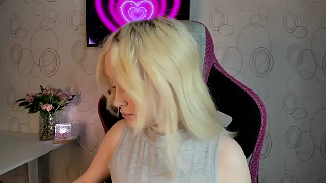 LittleangelEve's cam snapshot