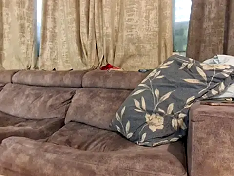 Alexis21821 live sex cam