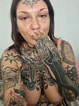 lizzardqueeen live sex cam