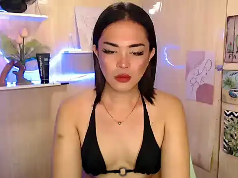 MarinaMooreTs live sex cam