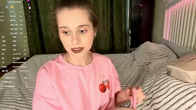 MiaBlanko's cam snapshot