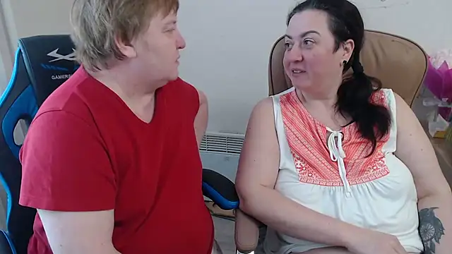 Bertie_Adeline's cam snapshot