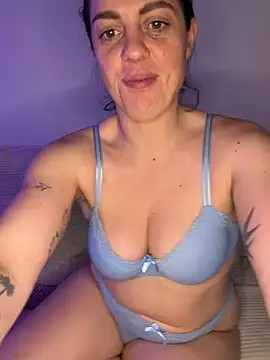 laraslittlesecrett's cam snapshot