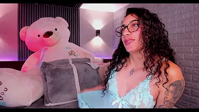 Magic_ivone's cam snapshot