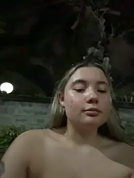 VineraSweet's cam snapshot