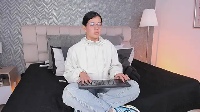 ah_mara_'s cam snapshot