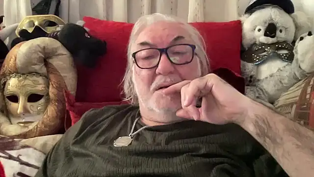 EroticVenetian live sex cam