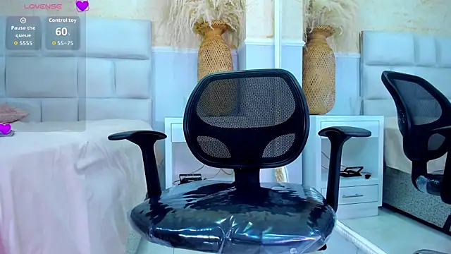 ScarletEvanss_'s cam snapshot