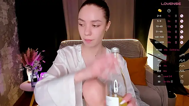 MilliBrown_'s cam snapshot