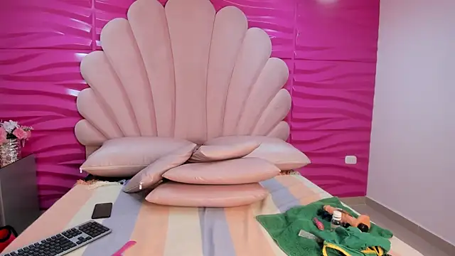 Nina-Parkerr's cam snapshot