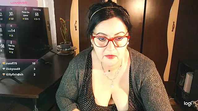 exiMIlf live sex cam