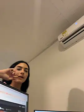 Doll_Alaia_'s cam snapshot