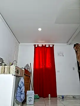 Elianasuarezz's cam snapshot